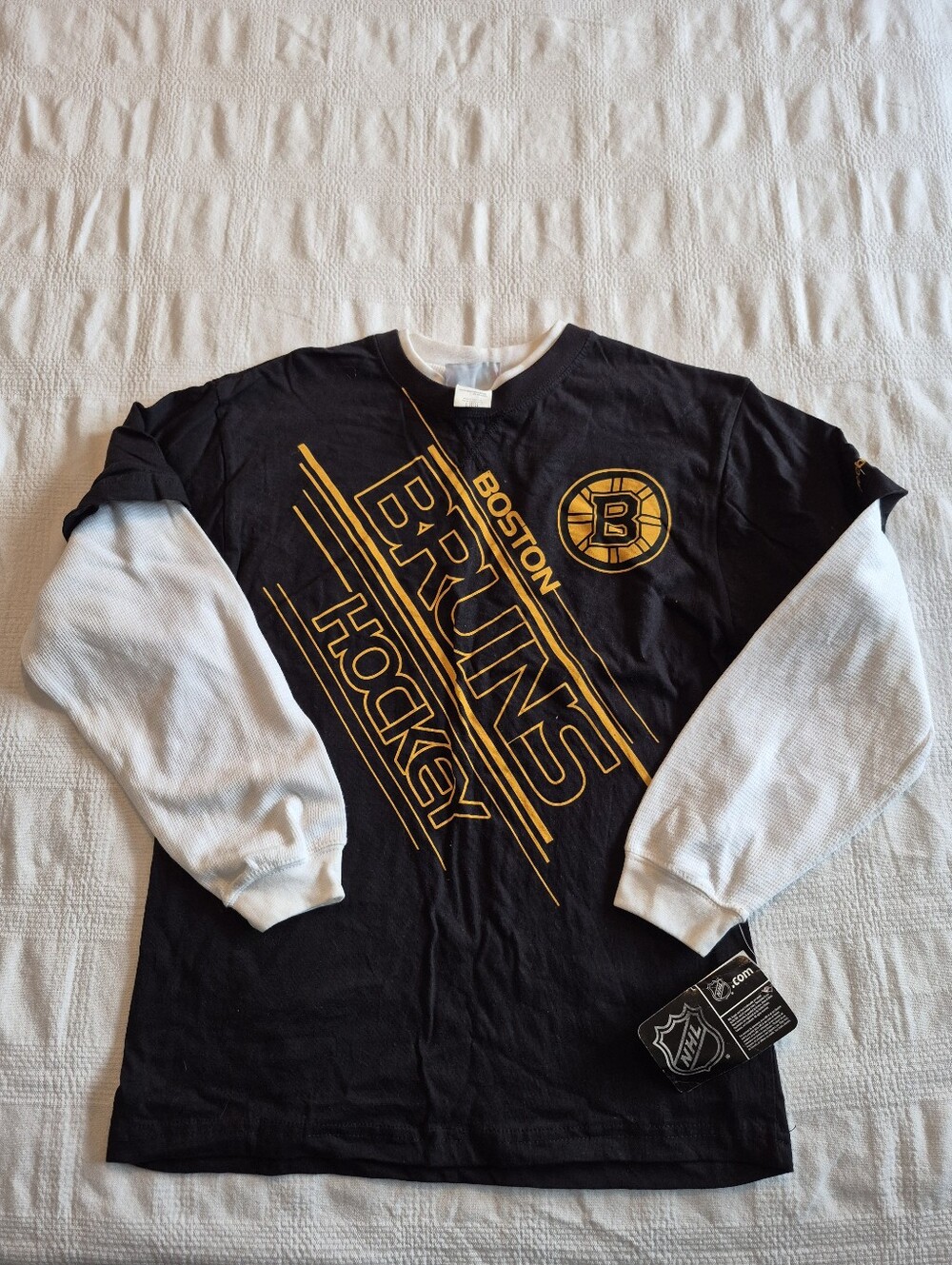 Reebok Boston Bruins boys size large or 14/16 long sleeve shirt NWT